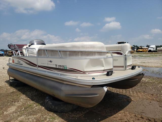 Salvage boats for sale at Sikeston, MO auction: 2011 Suntracker Partybarge