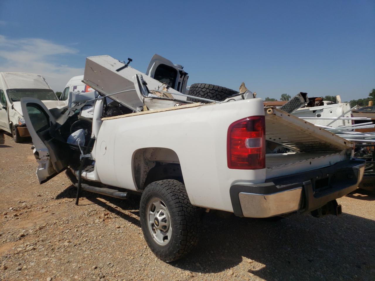 2011 Chevrolet Silverado - Image 3