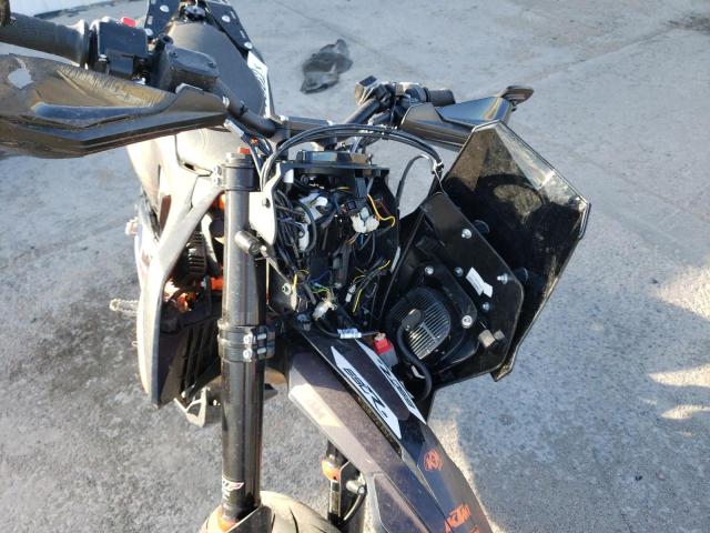 2019 KTM 690 SMC R VBKLSV40XKM754807