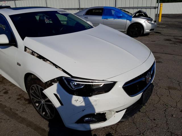 2018 BUICK REGAL ESSE W04GP6SX3J1125619