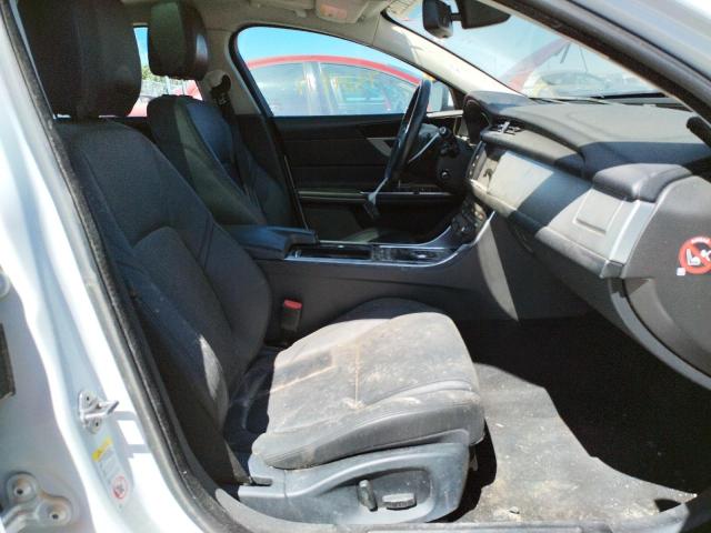 SAJBD4BV7HCY34629 Jaguar XF PREMIUM