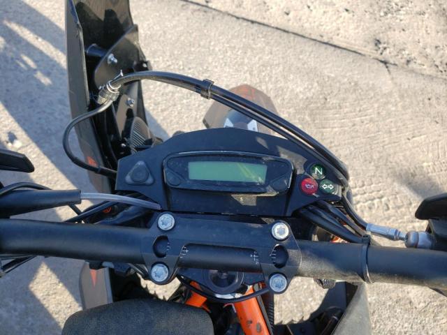 2019 KTM 690 SMC R VBKLSV40XKM754807