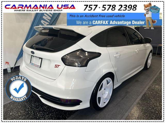 Хэтчбеки FORD FOCUS 2016 Белый