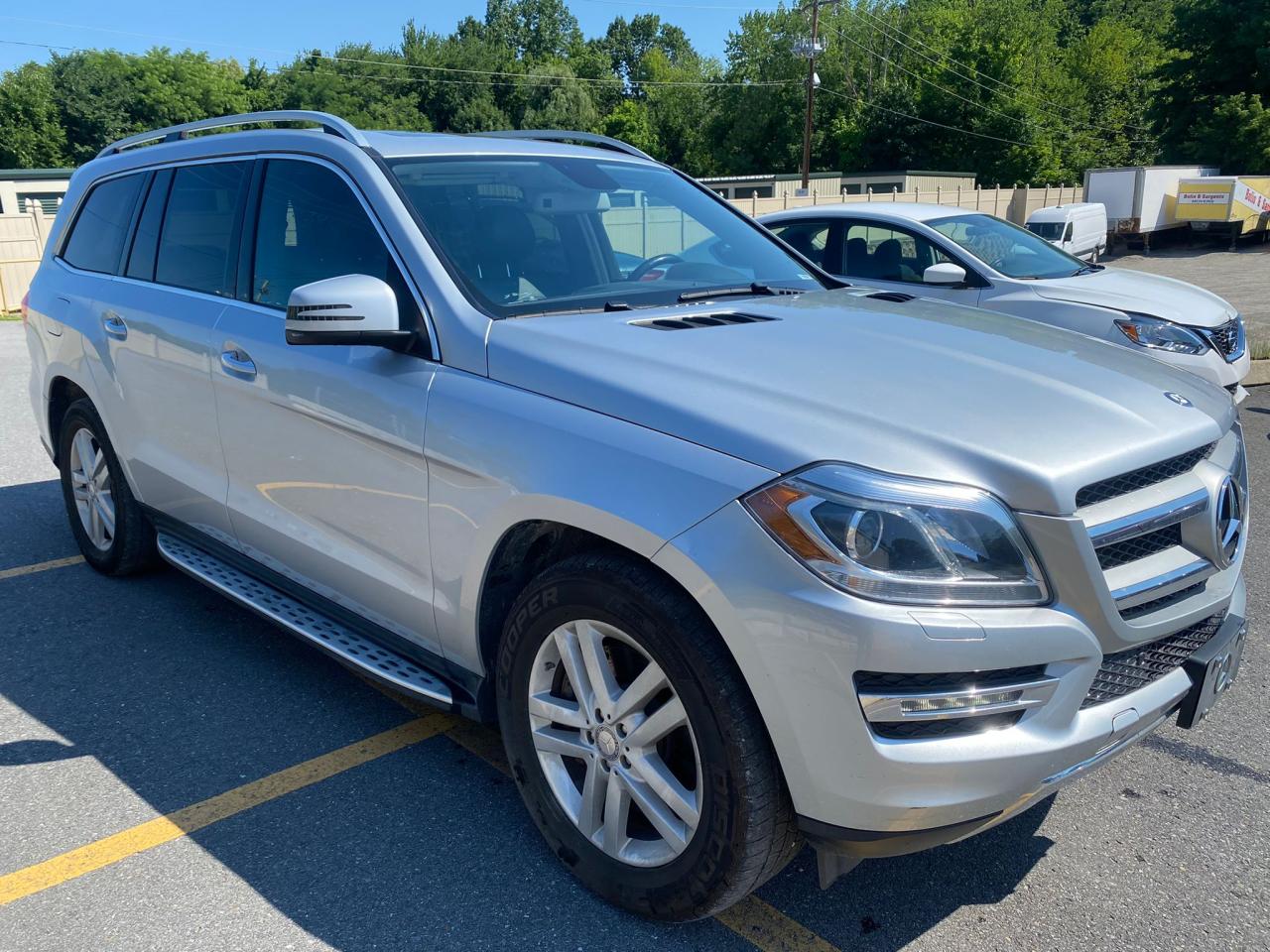 Mercedes Benz gl450 2022