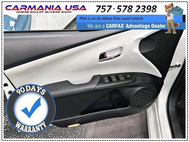 Хэтчбеки TOYOTA PRIUS 2016 Белый