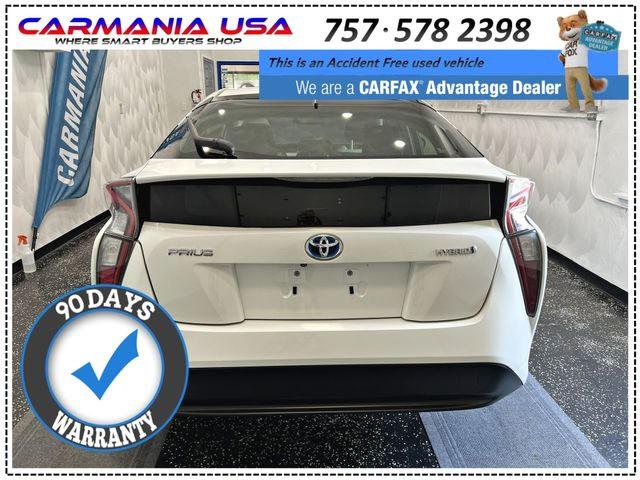 Хэтчбеки TOYOTA PRIUS 2016 Белый