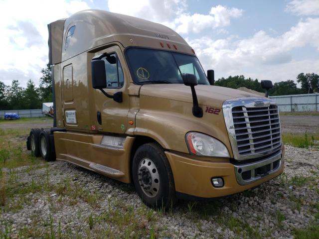 Salvage cars for sale from Copart Elgin, IL: 2016 Freightliner Cascadia 1