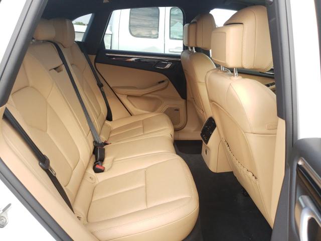 2018 PORSCHE MACAN WP1AA2A58JLB11126