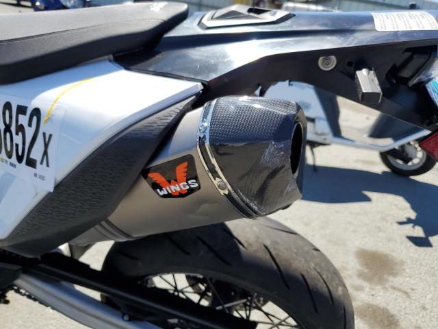 2019 KTM 690 SMC R VBKLSV402KM747253