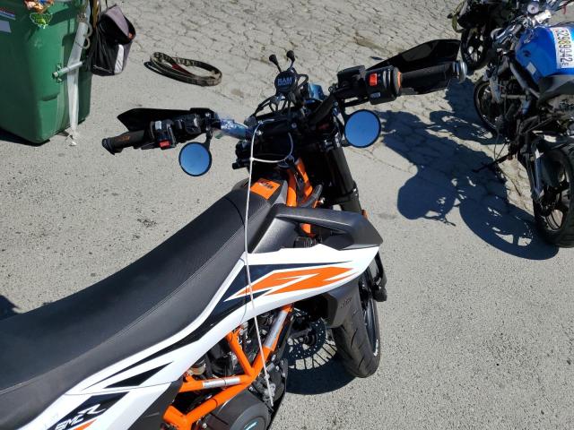 2019 KTM 690 SMC R VBKLSV402KM747253