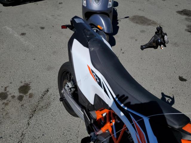 2019 KTM 690 SMC R VBKLSV402KM747253