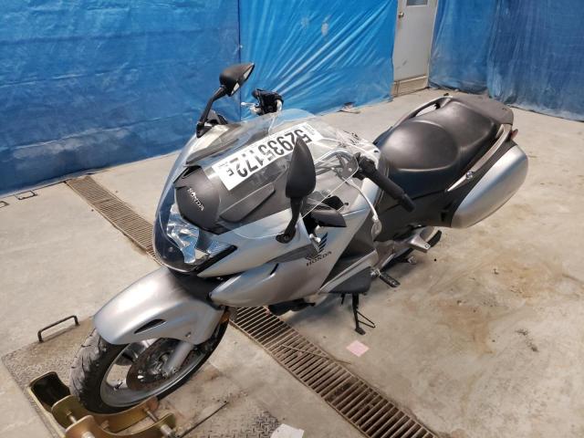 2010 HONDA NT700 V VTMRC5223AE000761