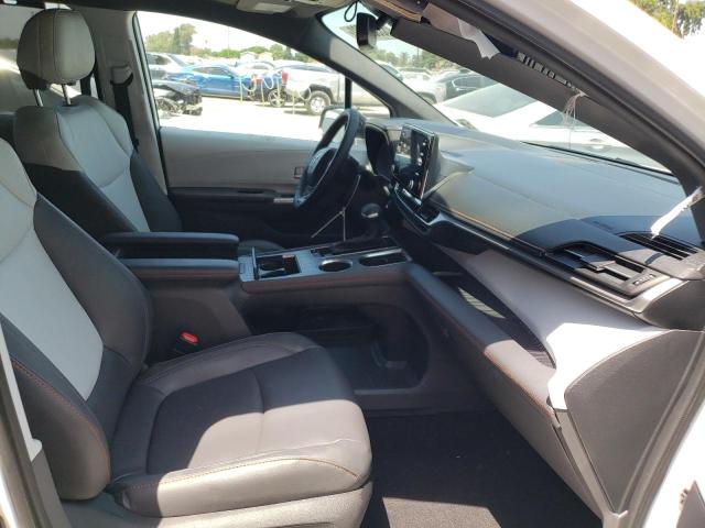 2022 TOYOTA SIENNA XSE 5TDXRKEC0NS099734