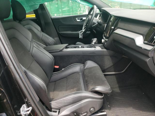 2018 VOLVO XC60 T5 R- LYV102RM2JB087684