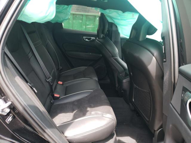 2018 VOLVO XC60 T5 R- LYV102RM2JB087684
