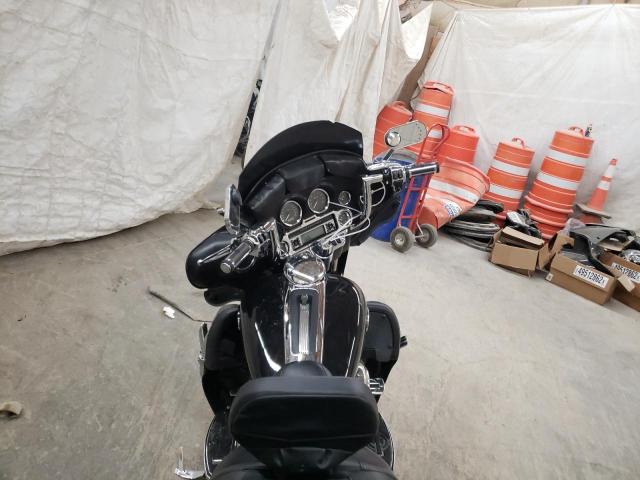 2011 HARLEY-DAVIDSON FLHTCU 1HD1FC416BB668155