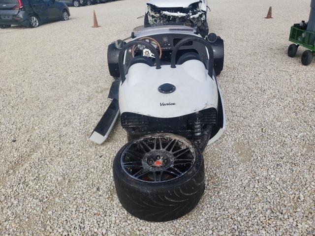 2018 VAND TRIKE 1V9TV2003JR190660