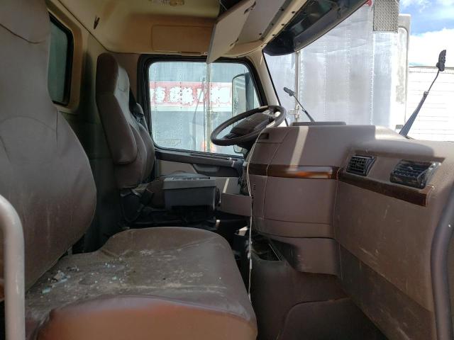 2018 VOLVO VHD 4V5KC9EHXJN997600