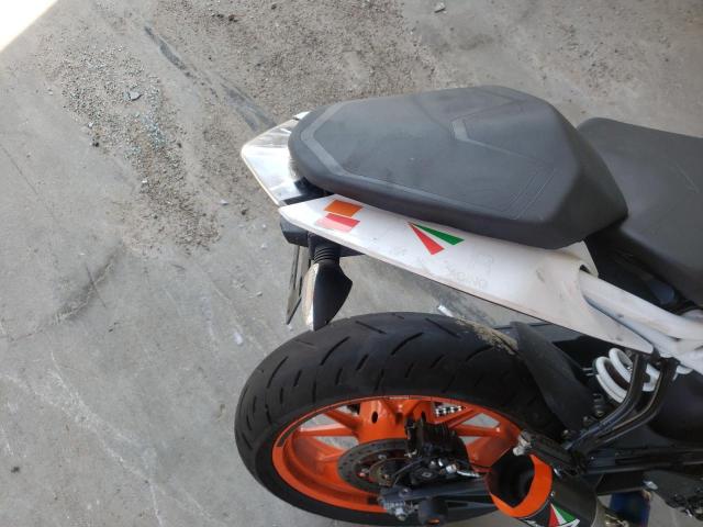 2020 KTM 390 DUKE MD2JPJ402LC220141