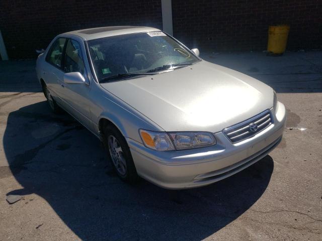 Salvage cars for sale from Copart Wheeling, IL: 2000 Toyota Camry CE