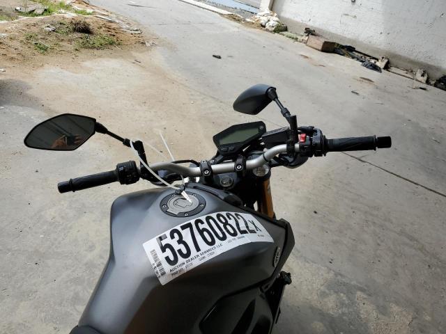 2015 YAMAHA FZ09 JYARN33E3FA007802