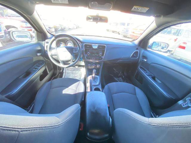 Седаны CHRYSLER 200 2014 Белый