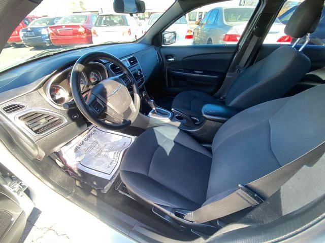 Седаны CHRYSLER 200 2014 Белый