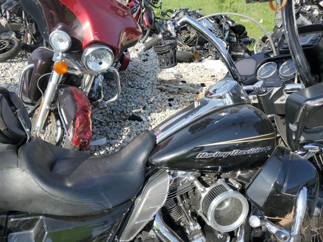 2011 HARLEY-DAVIDSON FLTRU 1HD1KGM1XBB627739