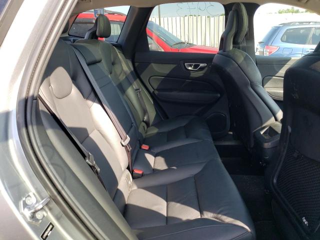 2018 VOLVO XC60 T5 LYV102RK6JB087976