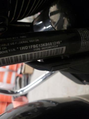 2019 HARLEY-DAVIDSON FLHR 1HD1FBC13KB681246
