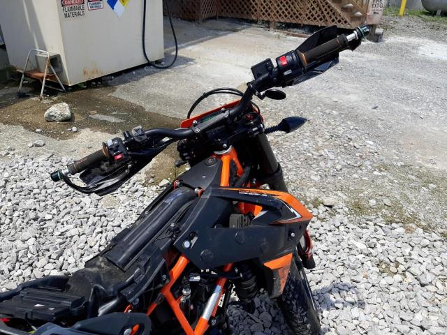 2021 KTM 690 SMC R VBKLSV404MM709784