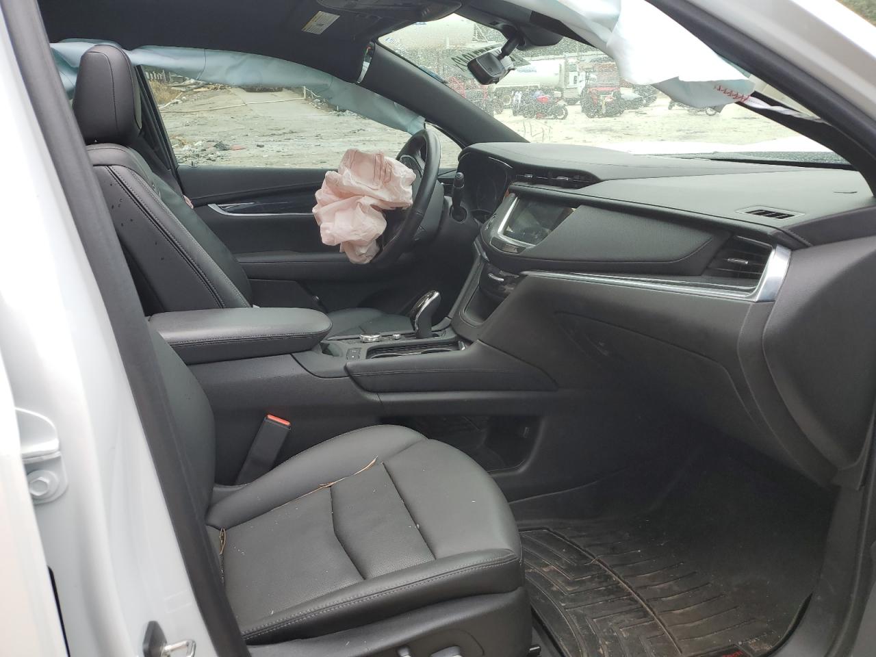 2022 Cadillac XT5 - Image 5