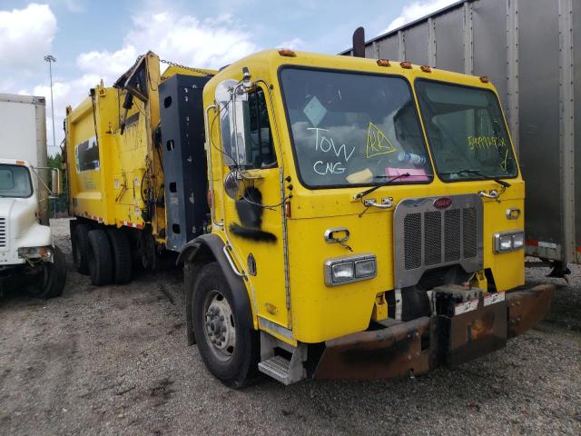 Salvage cars for sale from Copart Columbus, OH: 2013 Peterbilt 320