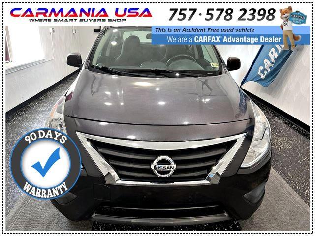 Седани NISSAN VERSA 2016 Сірий