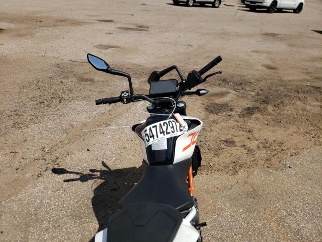2020 KTM 390 DUKE MD2JPJ407LC220314