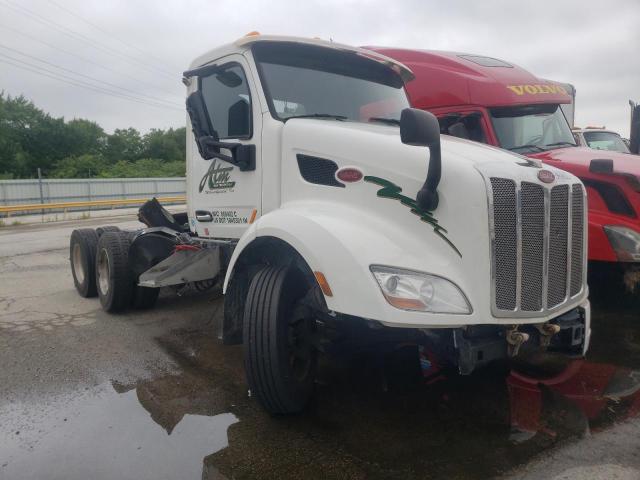Salvage trucks for sale at Dyer, IN auction: 2019 Peterbilt 579
