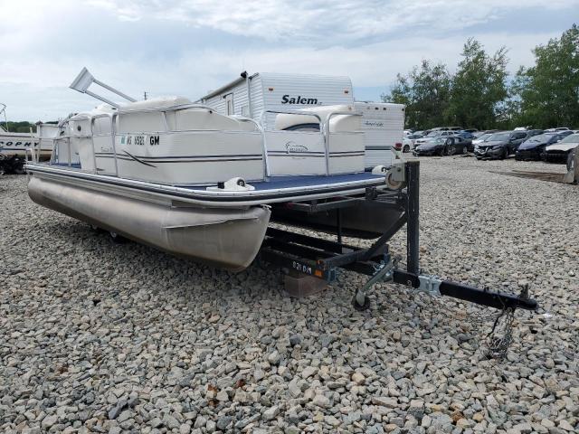 Salvage boats for sale at Appleton, WI auction: 2003 Lowe Boat