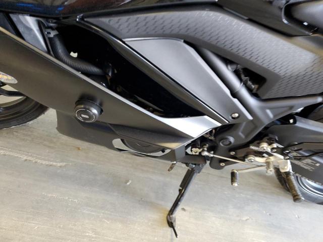 2021 YAMAHA YZFR3 A MH3RH18Y7MK005935