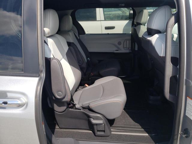 2022 TOYOTA SIENNA XSE 5TDDRKEC8NS086667