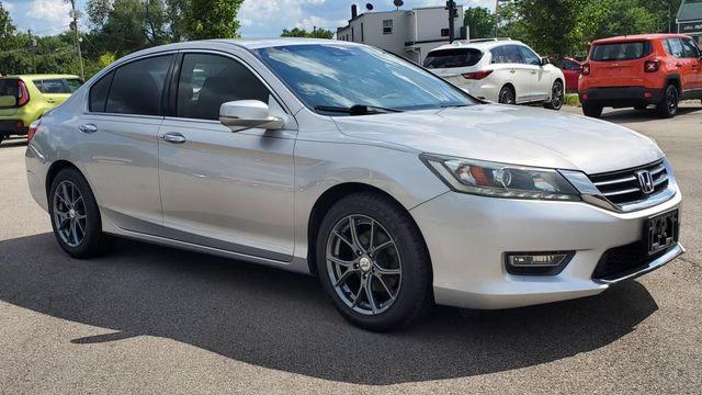 Седани HONDA ACCORD 2013 silve