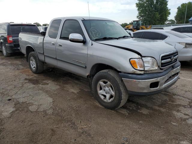 Salvage cars for sale from Copart Wichita, KS: 2002 Toyota Tundra ACC