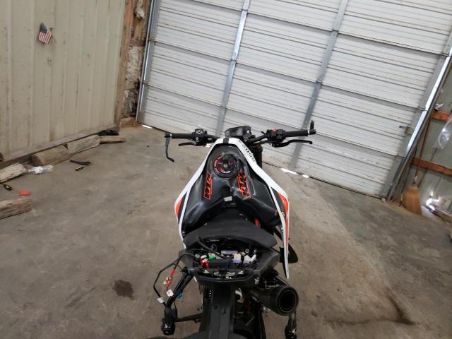 2021 KTM 890 DUKE R VBKTU9402MM811053