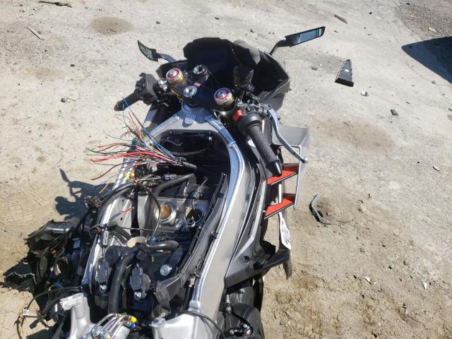 2021 APRILIA RSV4 1100 ZD4KYUA08MS000026