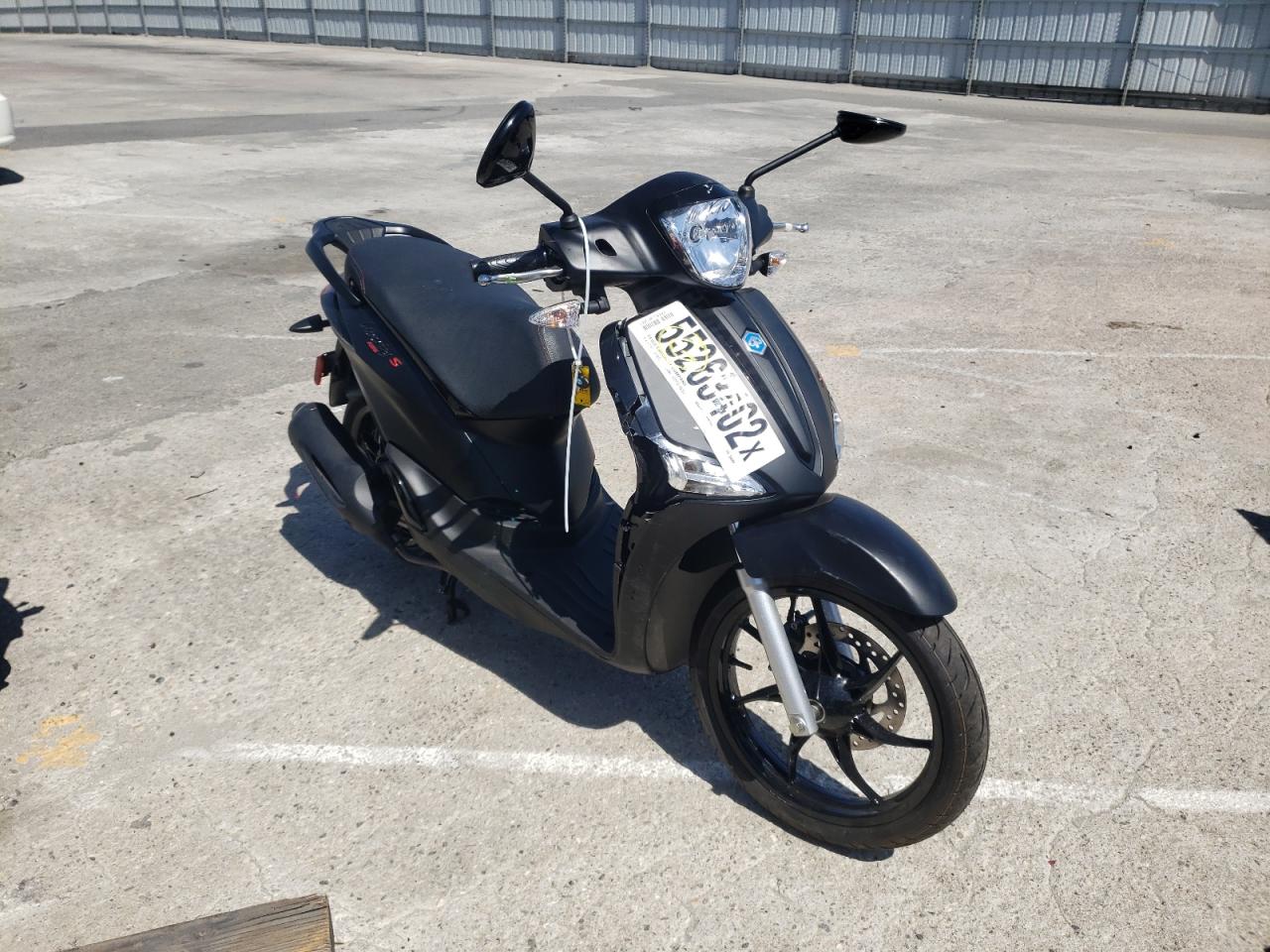 ZAPM898GXN7002996 PIAGGIO SCOOTER 2022