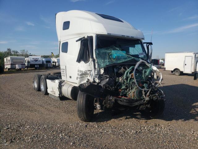 Salvage cars for sale from Copart Billings, MT: 2022 Volvo VN VNL