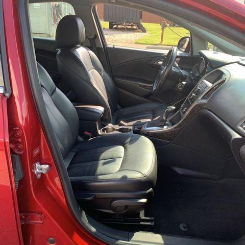 Седани BUICK VERANO 2017 Червоний