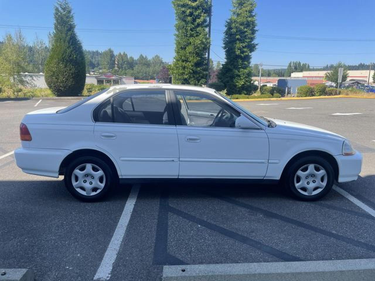 1998 Honda Civic Ex VIN: 2HGEJ8640WH607100 Lot: 55849252