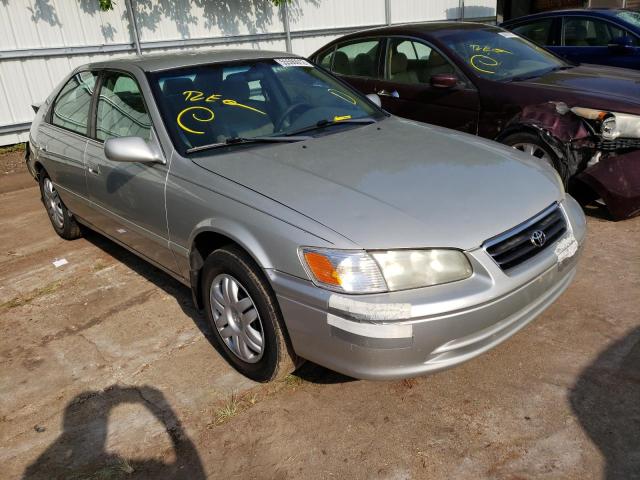 Salvage cars for sale from Copart Eldridge, IA: 2001 Toyota Camry LE