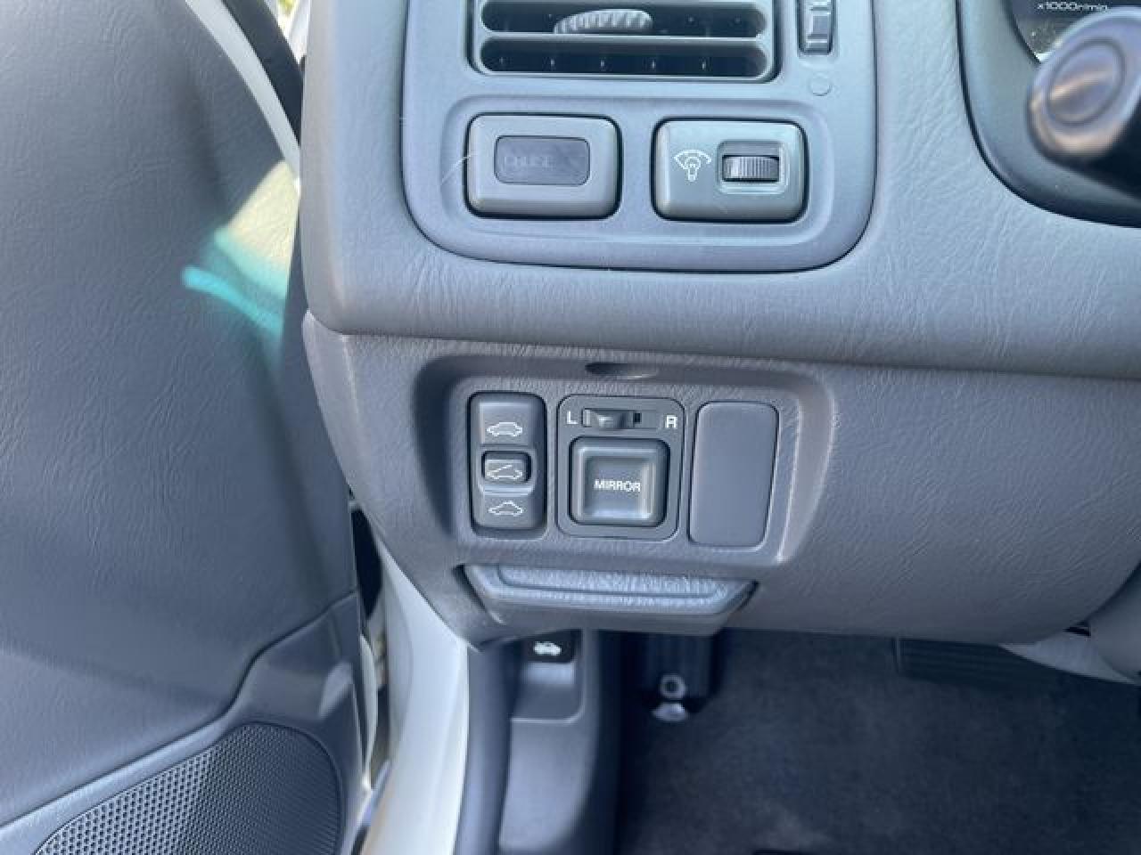 1998 Honda Civic Ex VIN: 2HGEJ8640WH607100 Lot: 55849252