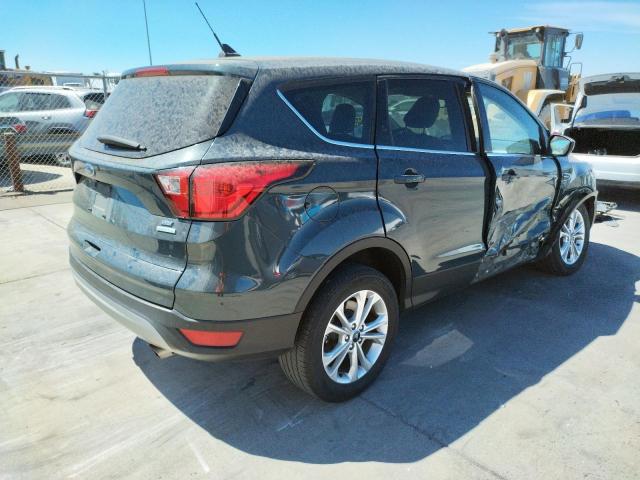 1FMCU0GD7KUB67070 Ford ESCAPE SE